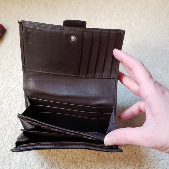 Authentic Coach wallet - Picture 2 of 10